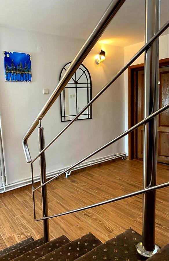 Casa Topazz Тыргу-Жиу Экстерьер фото